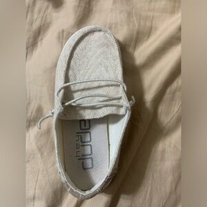 Unisex beige Heydude sneakers